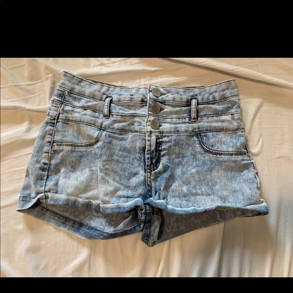 No Boundaries Light Washed Jean Shorts - Picture 1 of 2